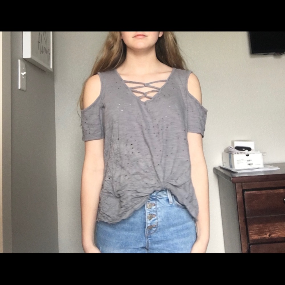 Grey t shirt